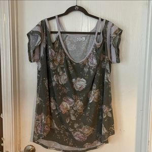 Maurices Cold Shoulder Top Size 4